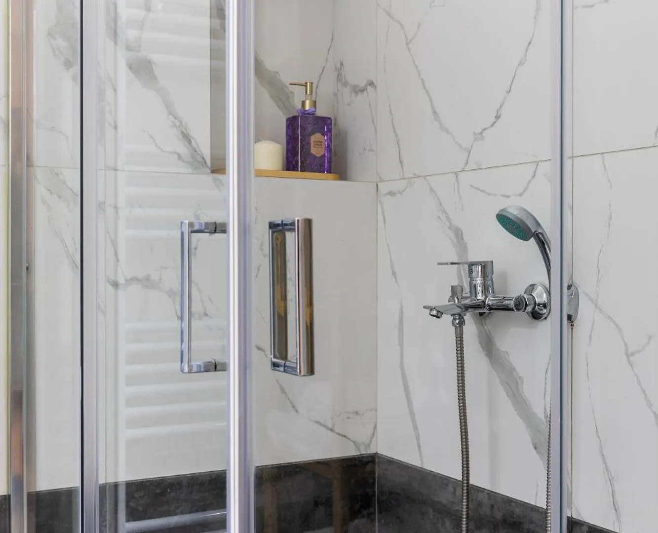 Black Onyx Comfort Suites - Timeless Design In A Heritage Building Salonicco Appartamento