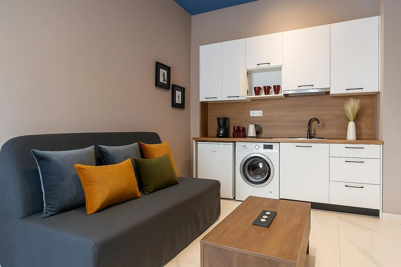 Black Onyx Comfort Suites - Timeless Design In A Heritage Building Selanik 0*,  Yunanistan