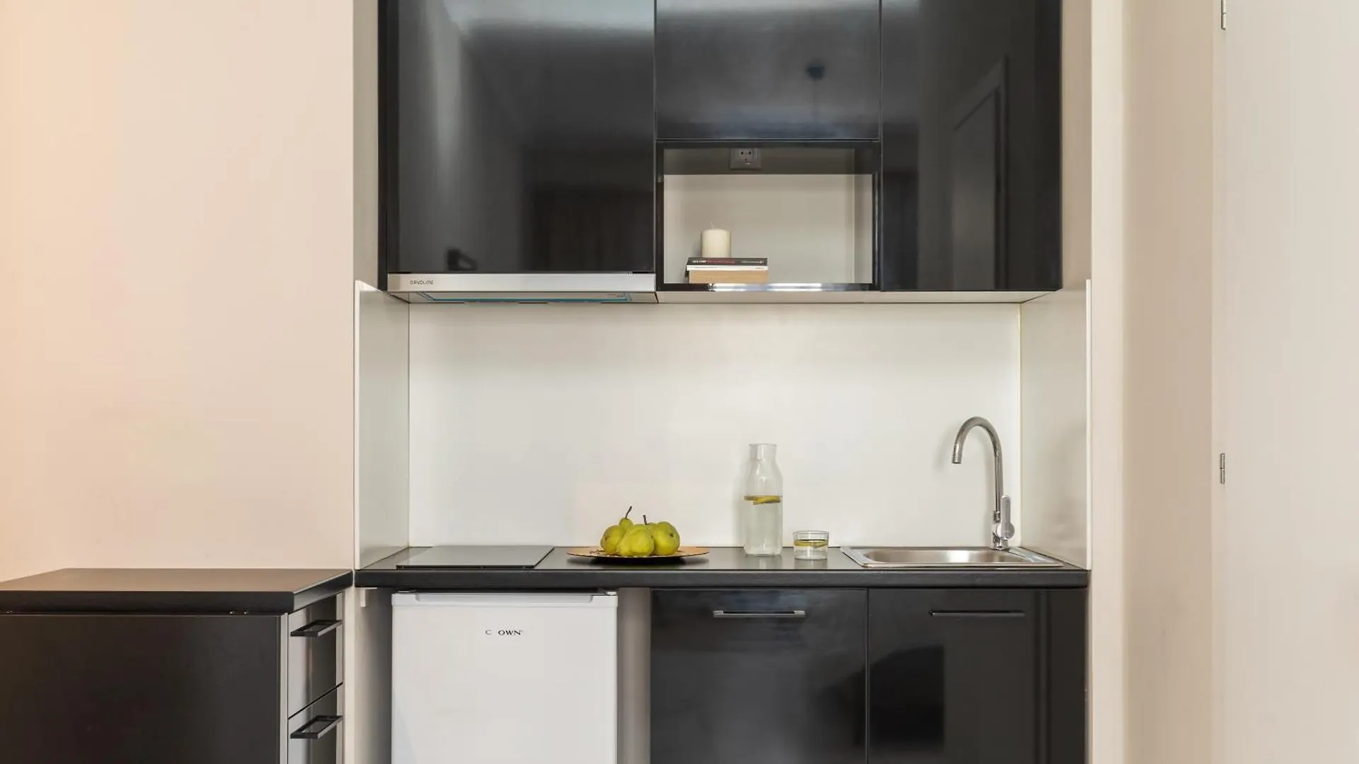 Black Onyx Comfort Suites Thessaloniki 0*,