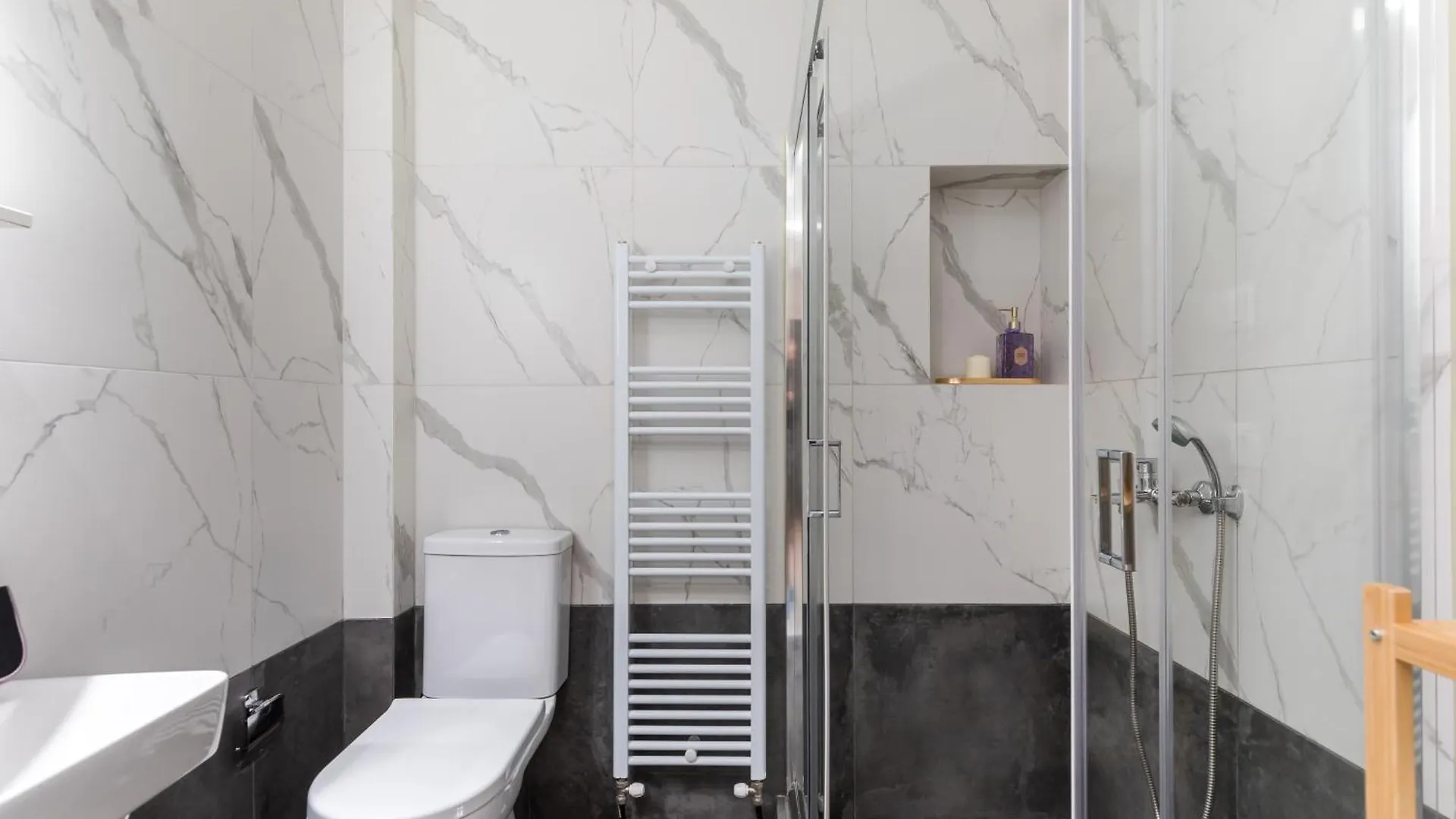 Black Onyx Comfort Suites Thessaloniki Greece
